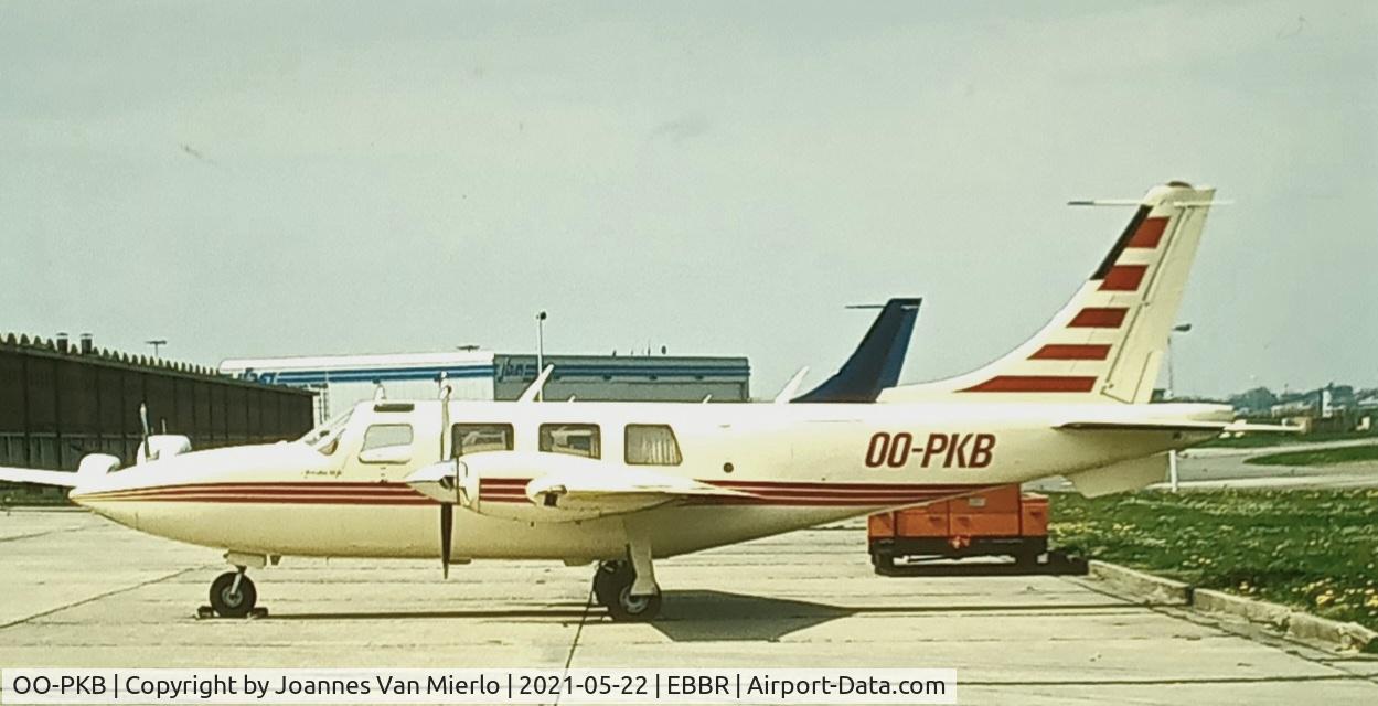 OO-PKB, 1979 Piper PA-60-601P Aerostar C/N 61P05937963263, Scan from slide