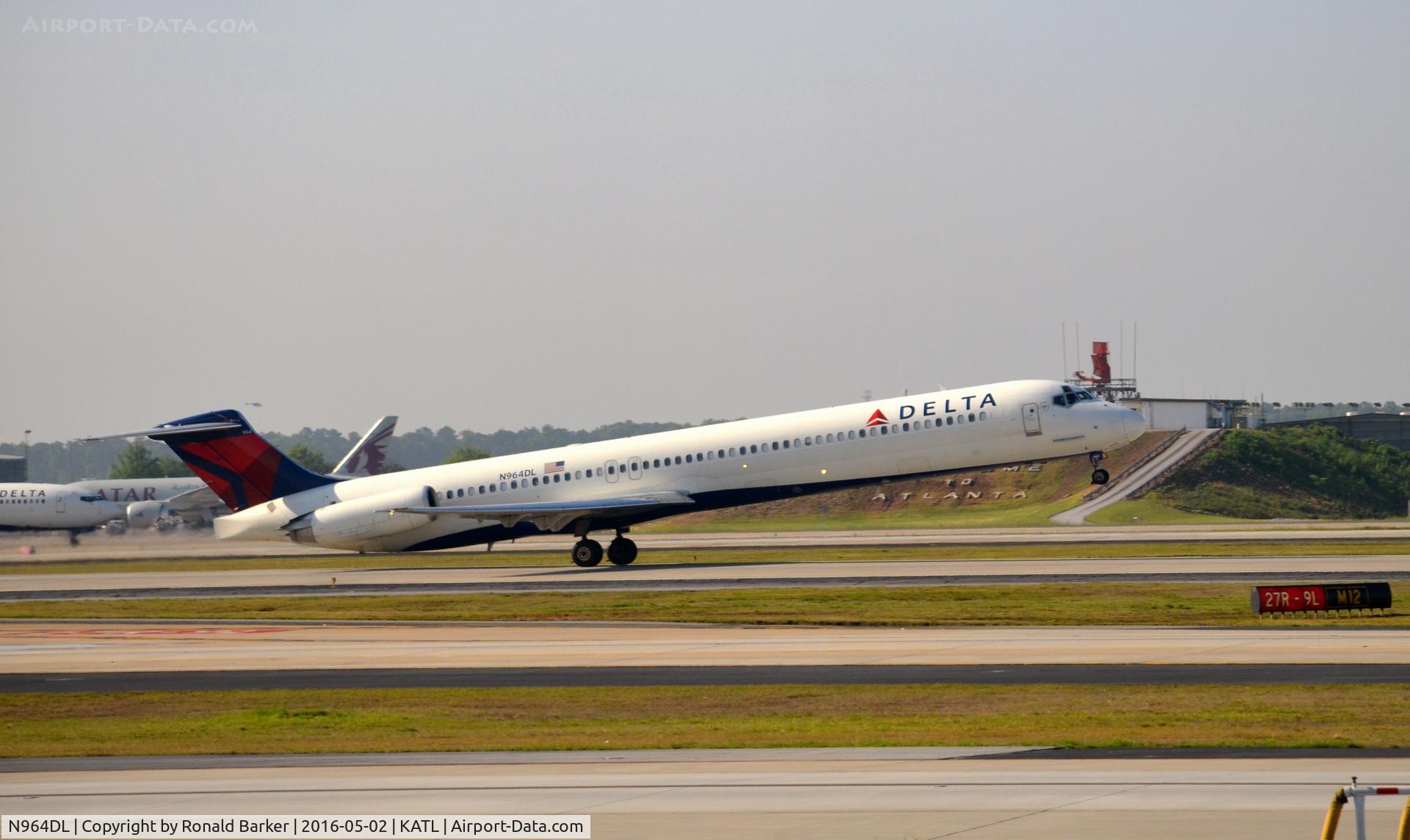 N964DL, 1990 McDonnell Douglas MD-88 C/N 49983, Takeoff Atlanta