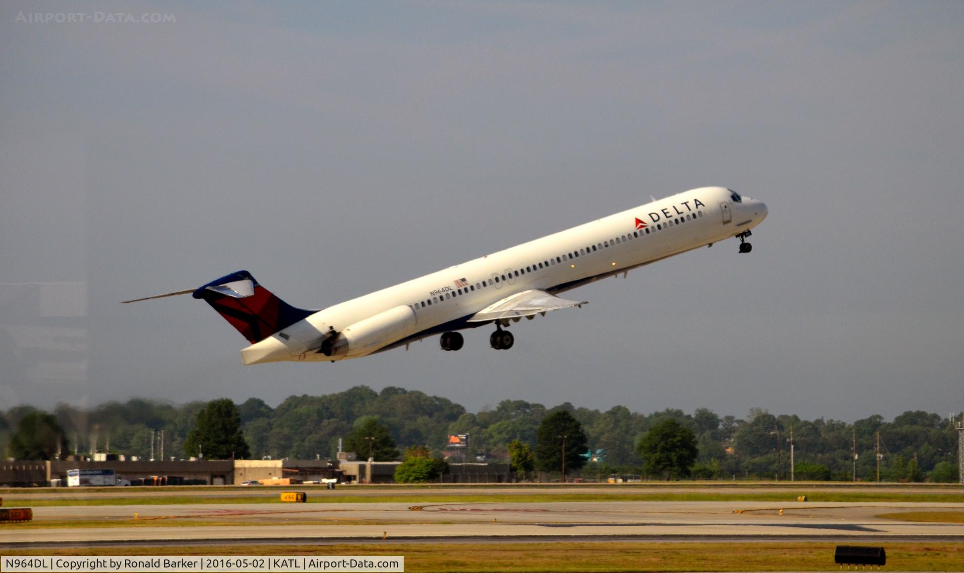N964DL, 1990 McDonnell Douglas MD-88 C/N 49983, Departure Atlanta