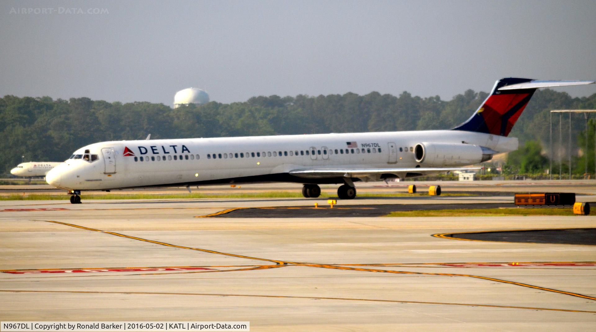 N967DL, 1990 McDonnell Douglas MD-88 C/N 53116, Taxi Atlanta