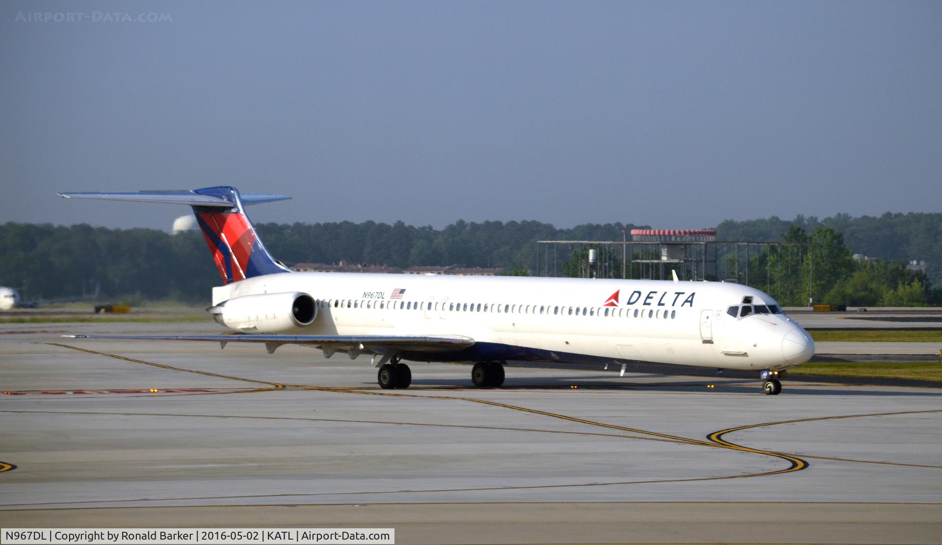 N967DL, 1990 McDonnell Douglas MD-88 C/N 53116, Taxi Atlanta