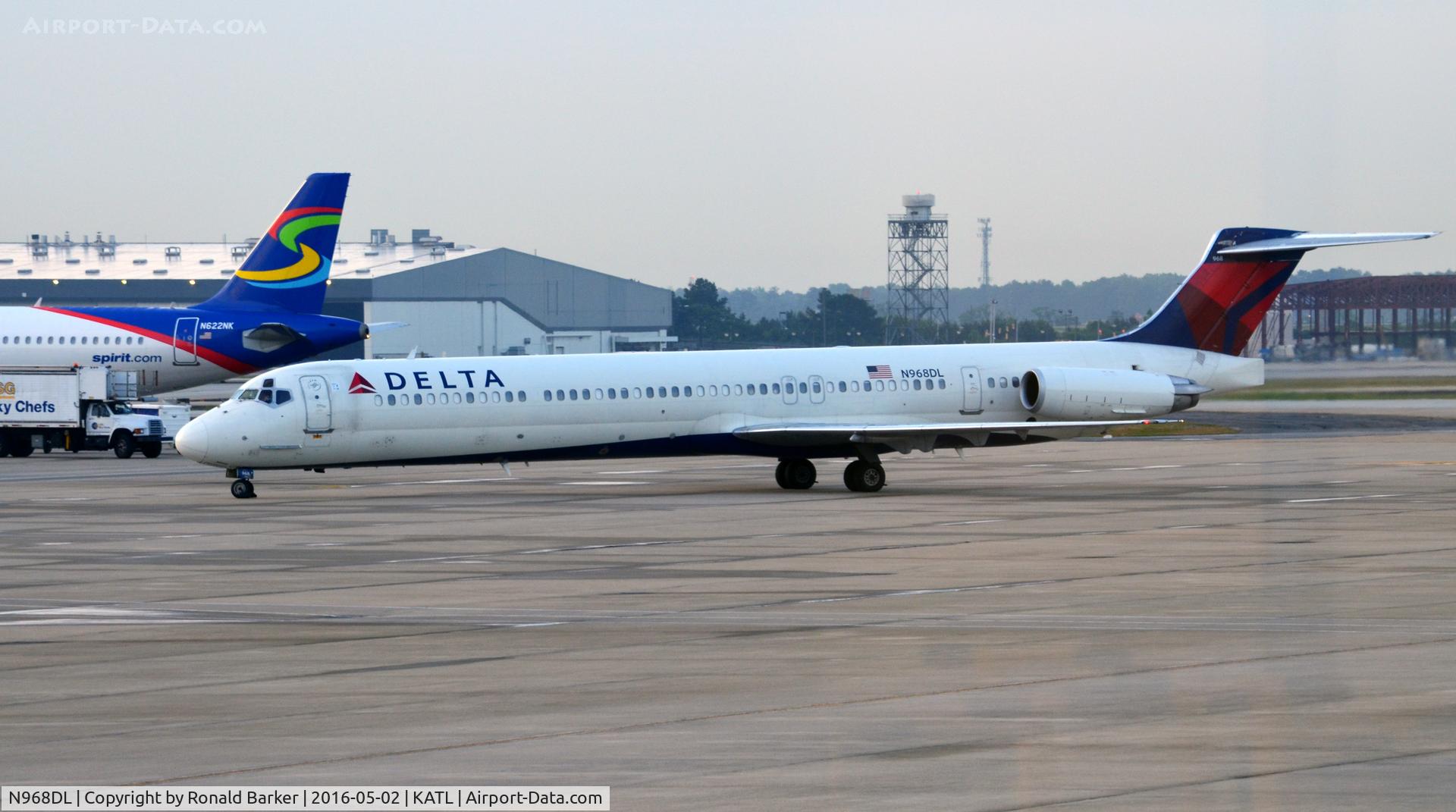 N968DL, 1990 McDonnell Douglas MD-88 C/N 53161, Taxi Atlanta