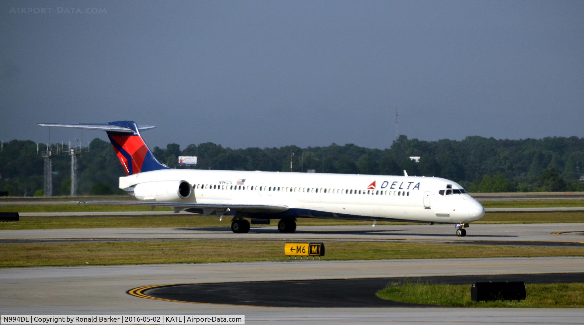N994DL, 1991 McDonnell Douglas MD-88 C/N 53346, Taxi Atlanta