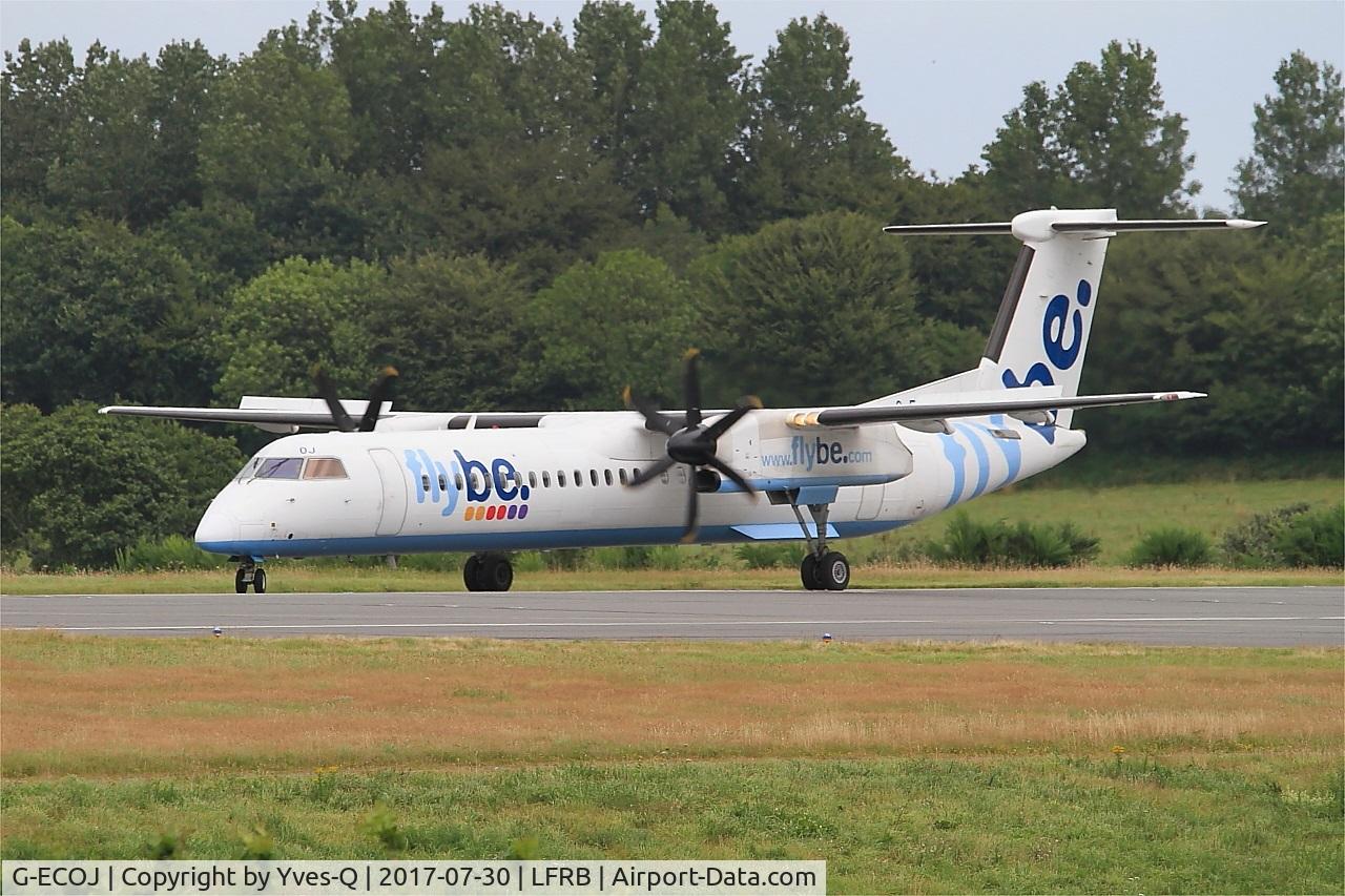 G-ECOJ, 2008 De Havilland Canada DHC-8-402Q Dash 8 C/N 4229, De Havilland Canada DHC-8-402Q Dash 8, Lining up rwy 25L, Brest-Bretagne airport (LFRB-BES)