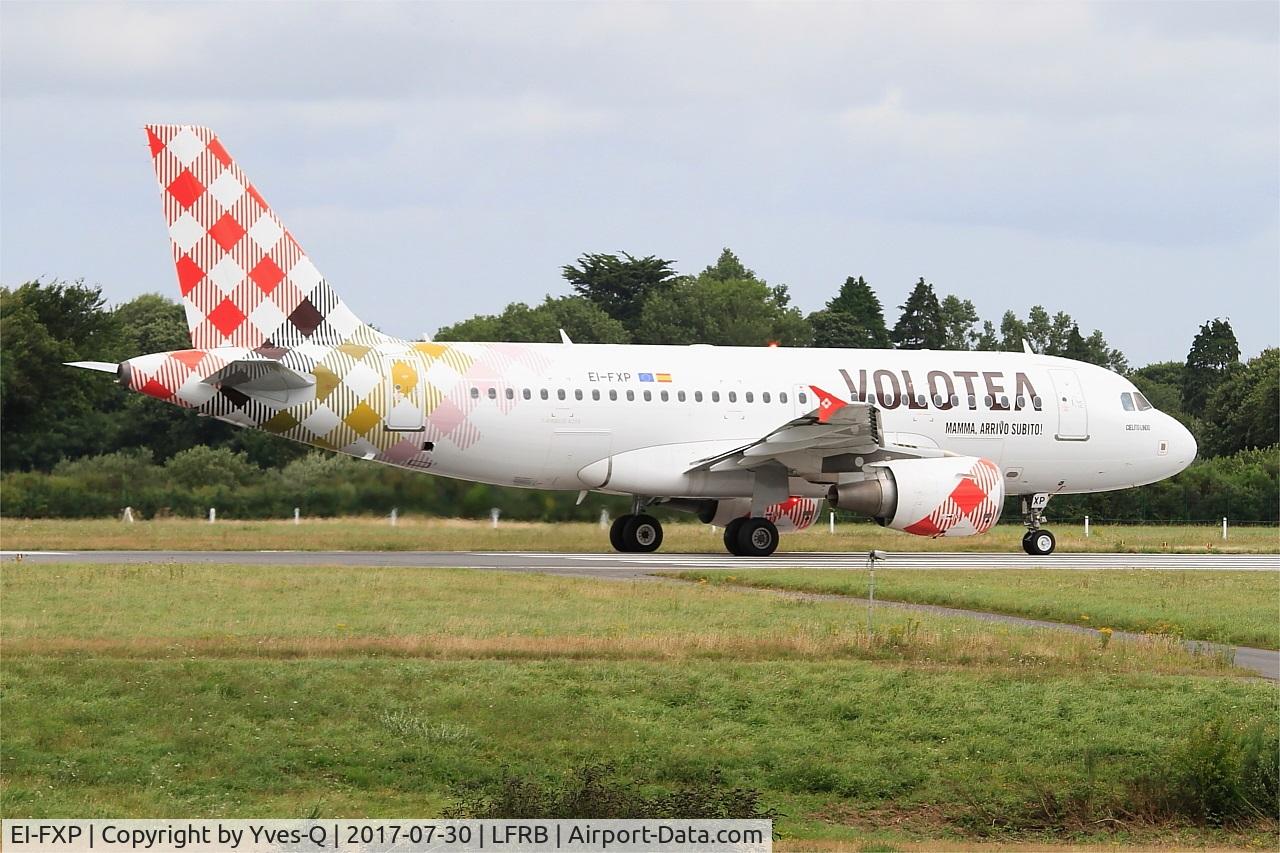 EI-FXP, 2004 Airbus A319-111 C/N 2258, Airbus A319-111, Taxiing rwy 25L, Brest-Bretagne airport (LFRB-BES)