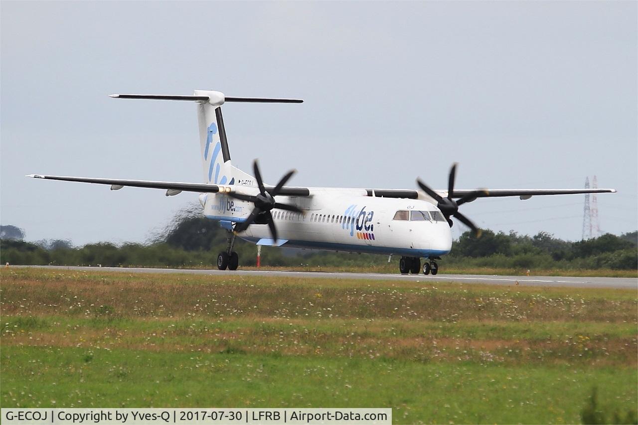 G-ECOJ, 2008 De Havilland Canada DHC-8-402Q Dash 8 C/N 4229, De Havilland Canada DHC-8-402Q Dash 8, Taxiing rwy 25L, Brest-Bretagne airport (LFRB-BES)