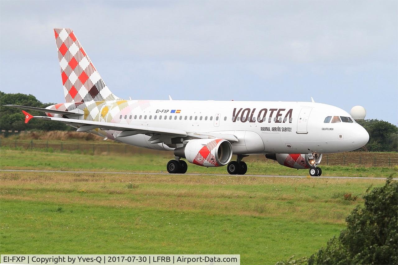 EI-FXP, 2004 Airbus A319-111 C/N 2258, Airbus A319-111, Taxiing rwy 25L, Brest-Bretagne airport (LFRB-BES)