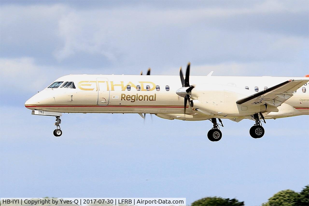 HB-IYI, 1995 Saab 2000 C/N 2000-016, Saab 2000, On final rwy 25L, Brest-Bretagne airport (LFRB-BES)