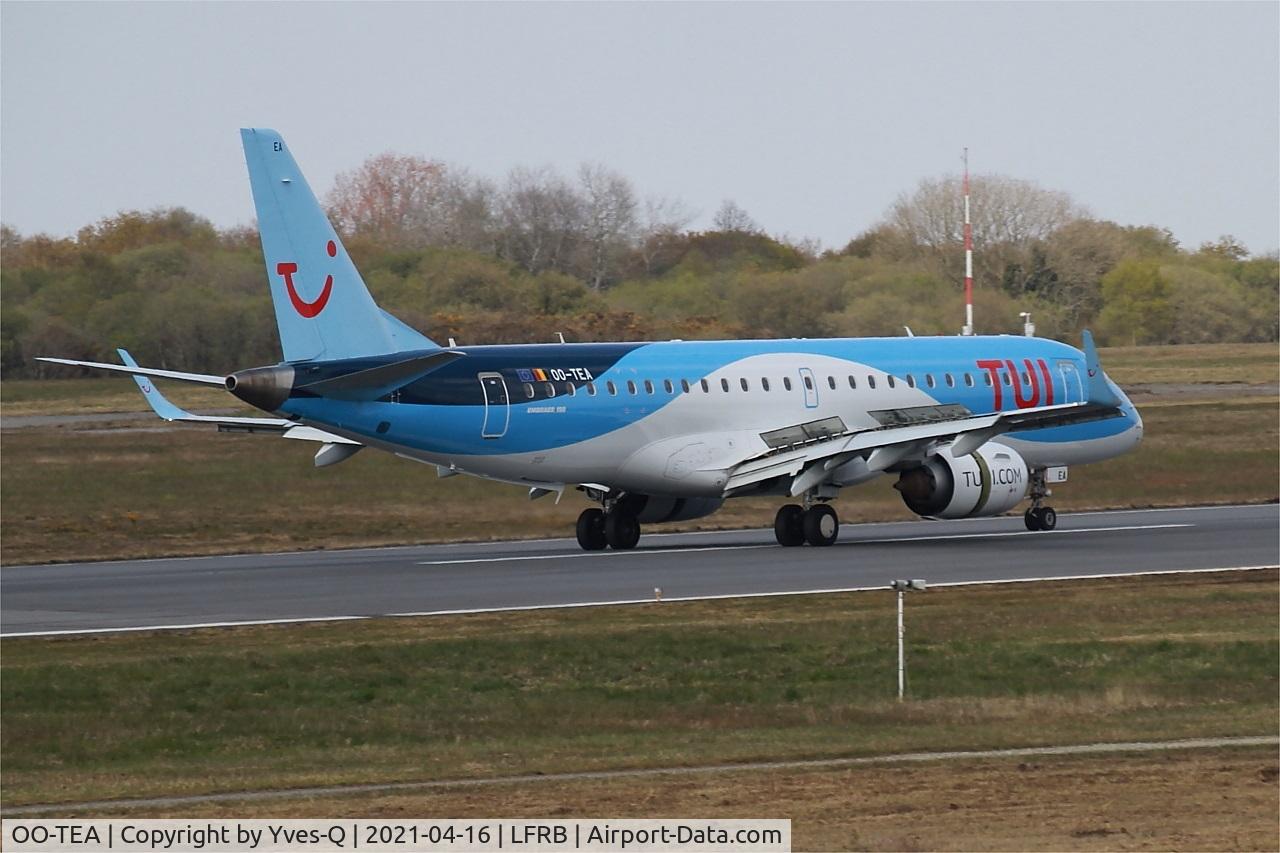 OO-TEA, 2014 Embraer 190LR (ERJ-190-100LR) C/N 19000665, Embraer 190LR, Reverse thrust landing rwy 07R, Brest-Bretagne airport (LFRB-BES)