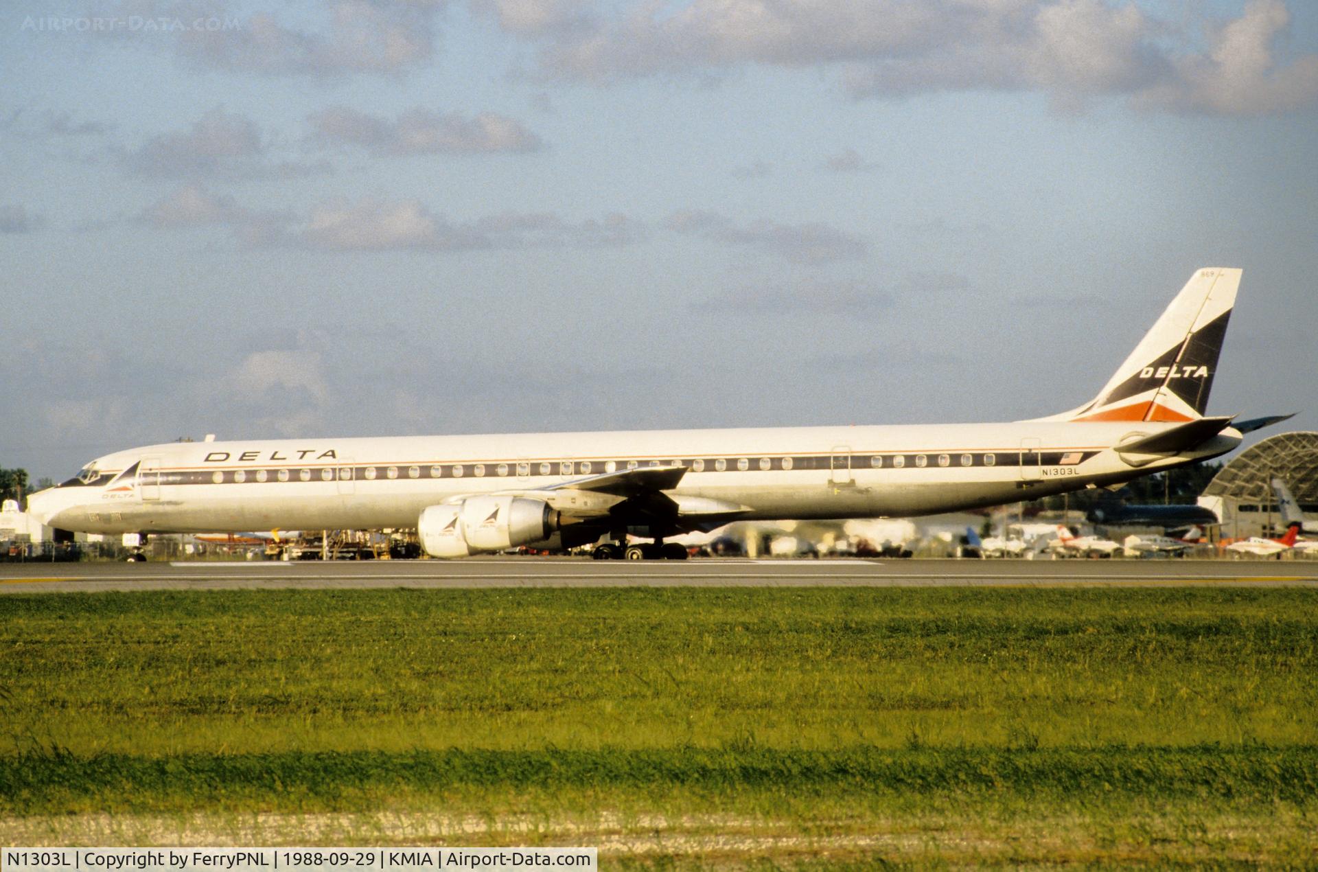 N1303L, 1968 Douglas DC-8-61 C/N 46030, Delta DC-8-61 taxiing for departure