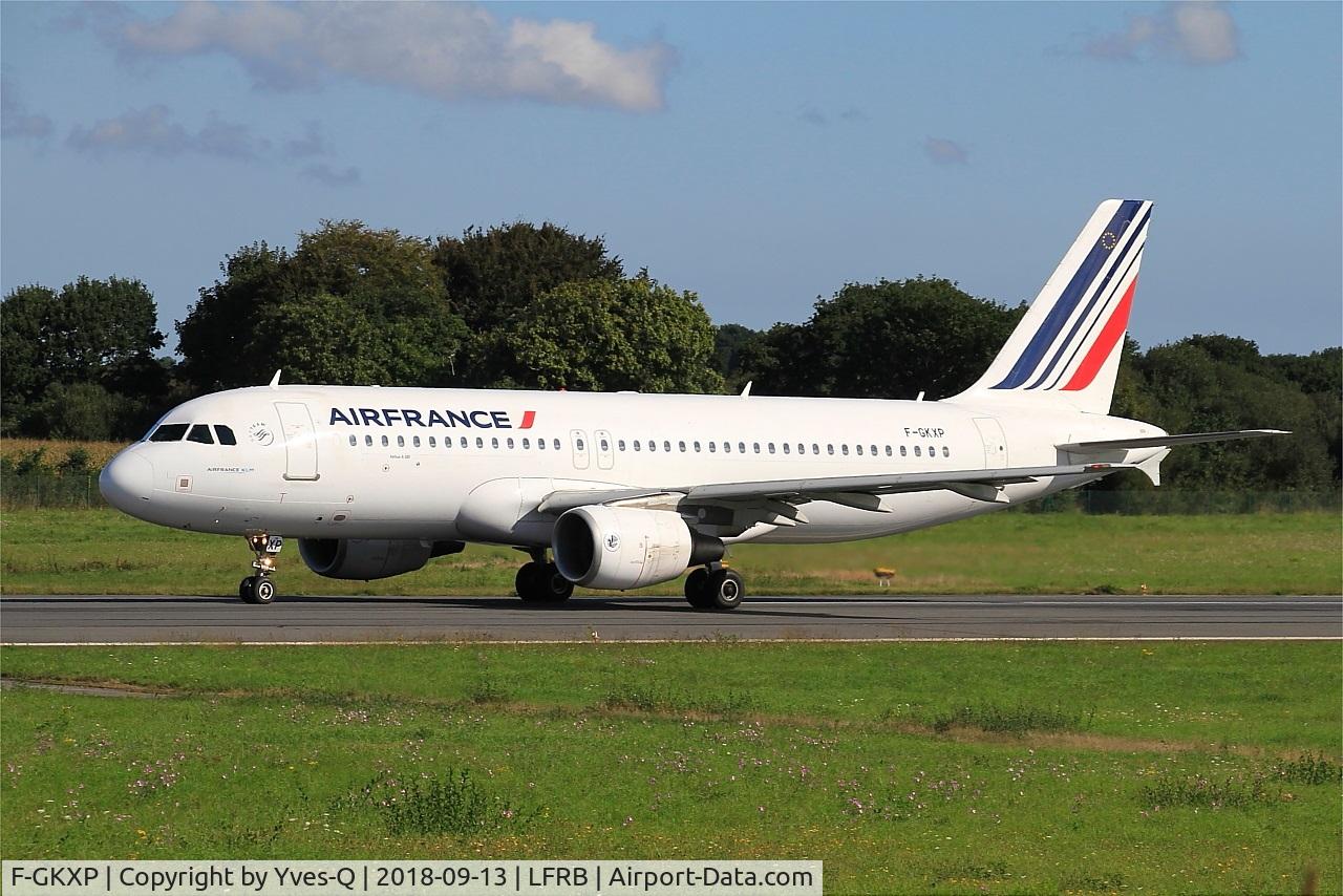 F-GKXP, 2008 Airbus A320-214 C/N 3470, Airbus A320-214,Taxiing  rwy 07R, Brest-Bretagne airport (LFRB-BES)