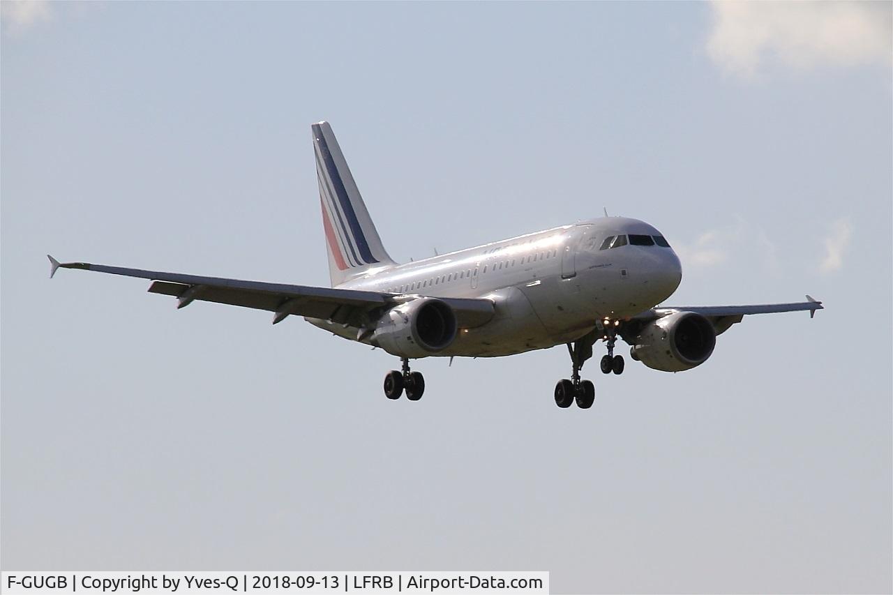 F-GUGB, 2003 Airbus A318-111 C/N 2059, Airbus A318-111, On final rwy 07R, Brest-Bretagne airport (LFRB-BES)