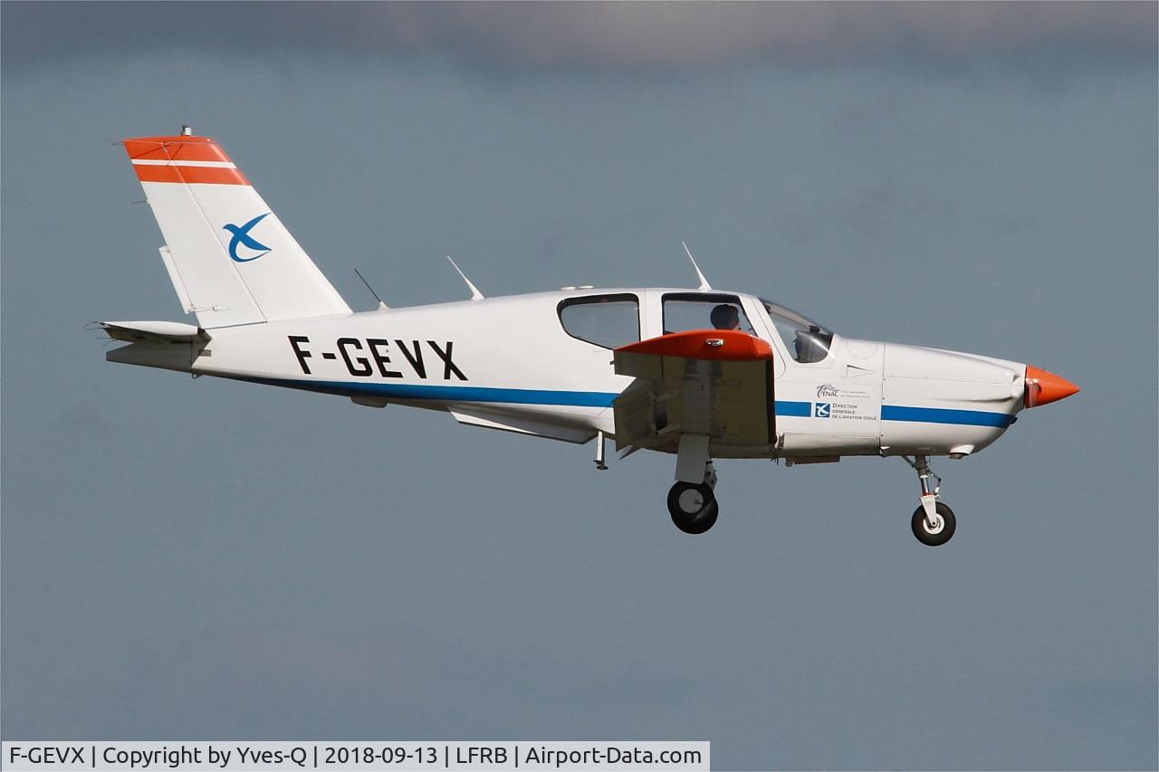 F-GEVX, Socata TB-20 C/N 802, Socata TB-20, On final rwy 07R, Brest-Bretagne airport (LFRB-BES)