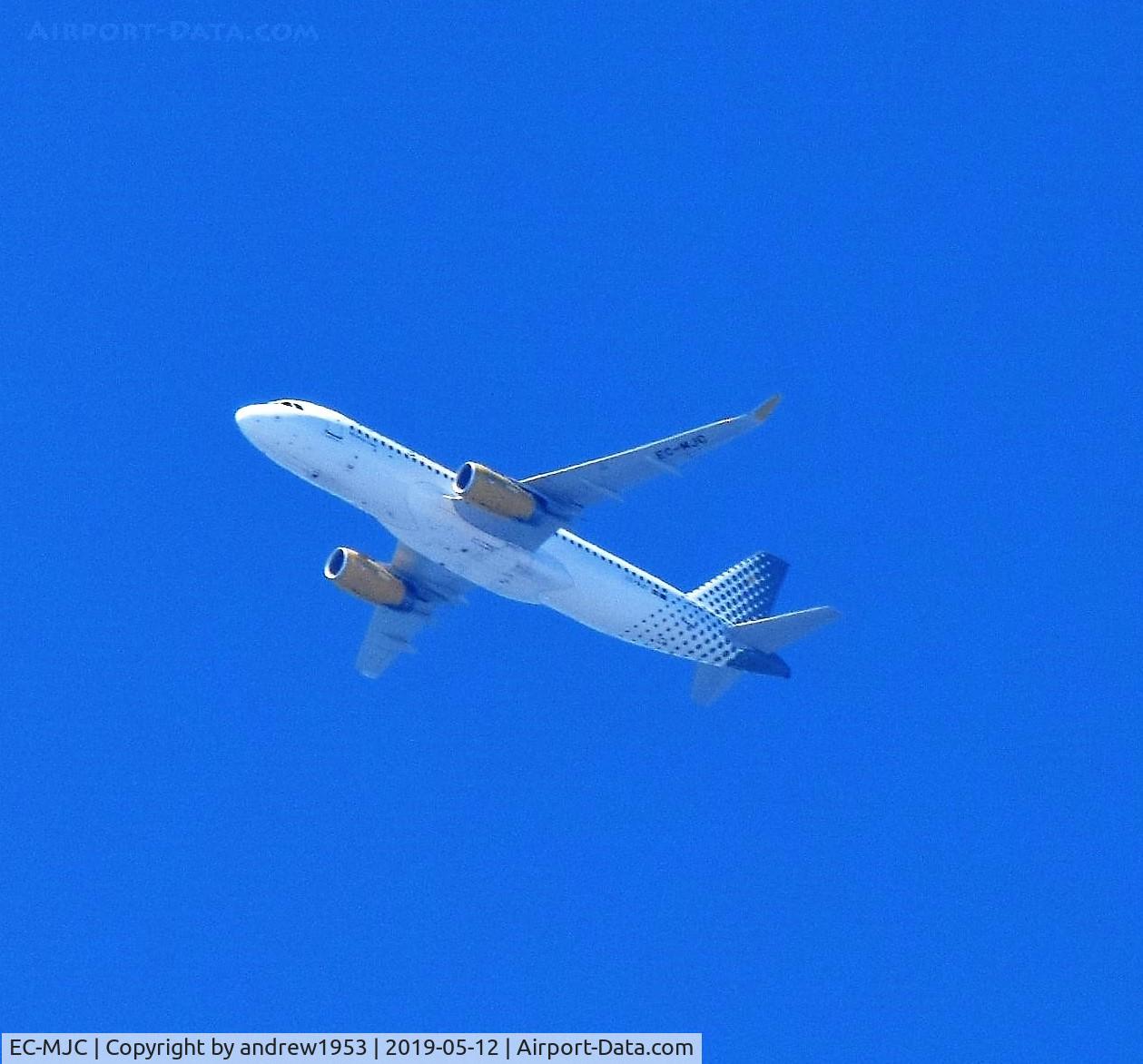 EC-MJC, 2015 Airbus A320-232 C/N 6841, EC-MJC over the Bristol Channel.