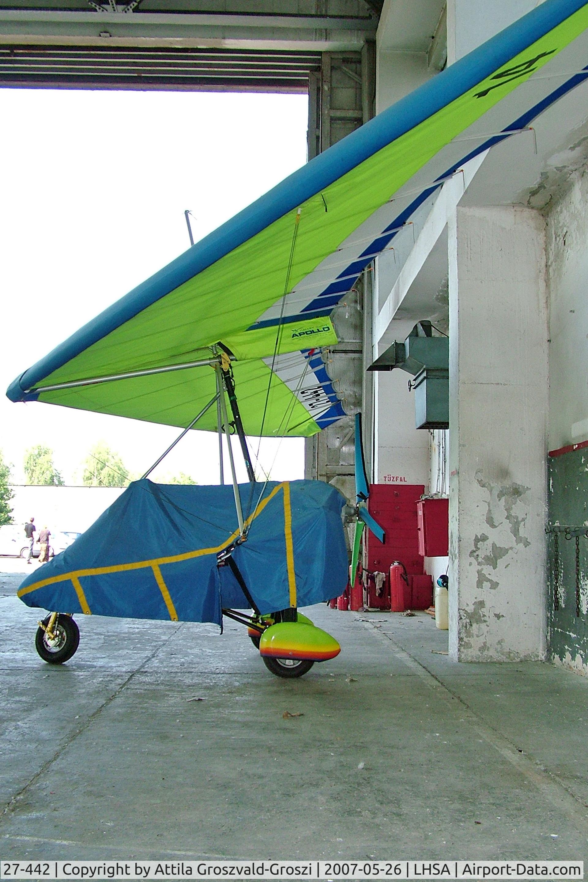 27-442, 1996 Halley Apollo CXMD C/N 260996, LHSA - Szentkirályszabadja Airport, Hungary