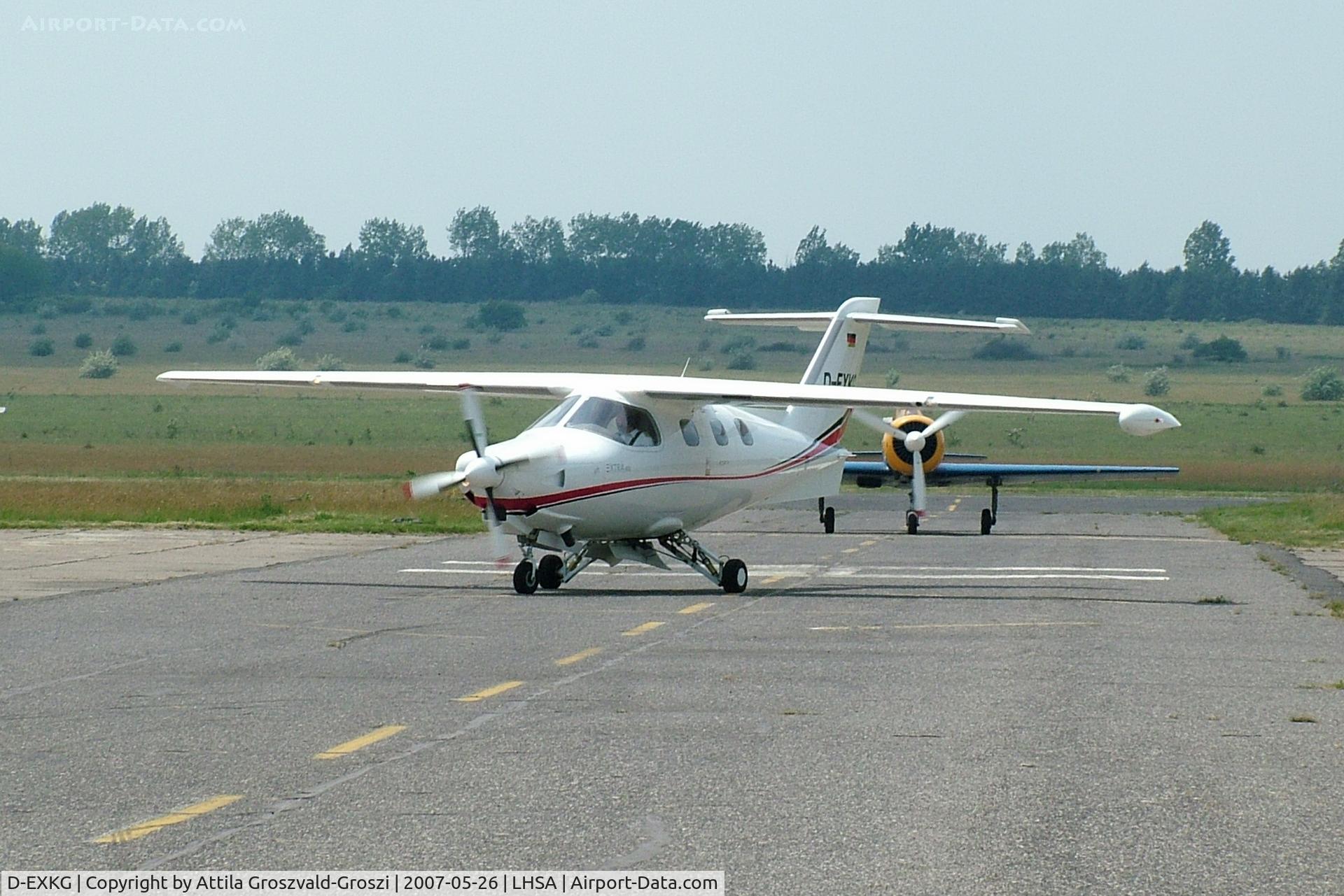 D-EXKG, 2003 Extra EA-400 C/N 26, LHSA - Szentkirályszabadja Airport, Hungary