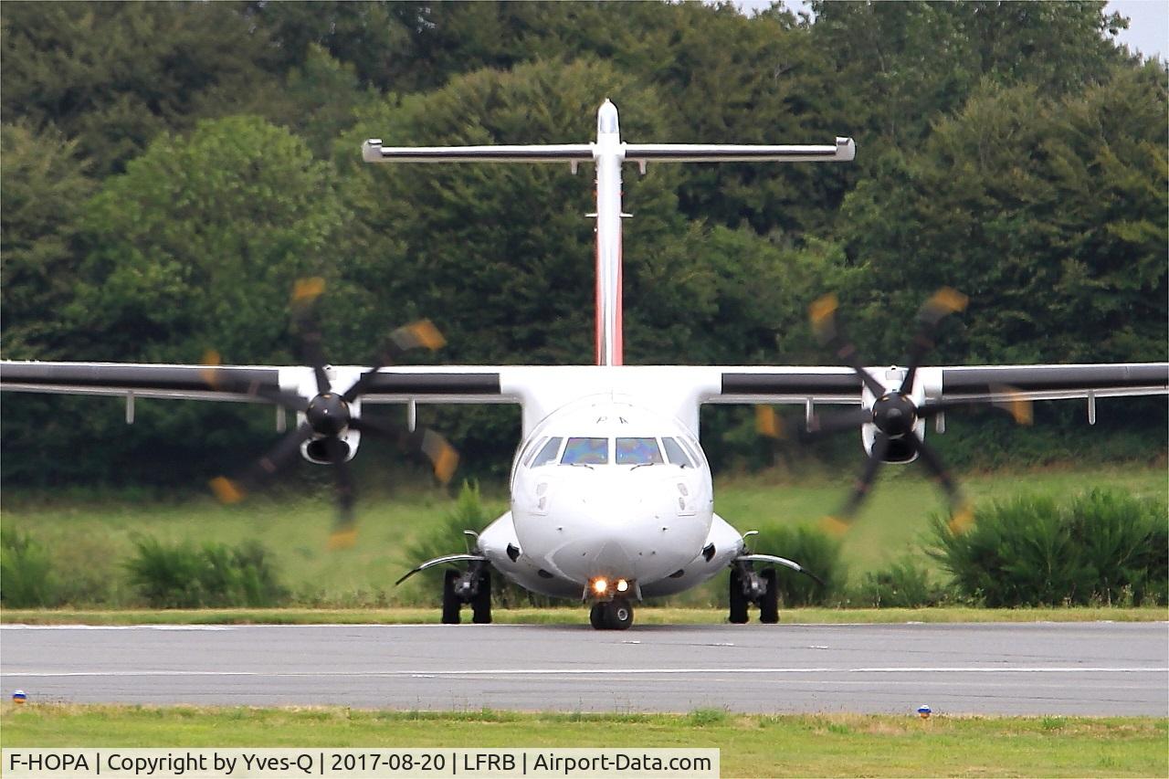 F-HOPA, 2013 ATR 72-600 C/N 1042, ATR 72-600, Lining up rwy 25L, Brest-Bretagne airport (LFRB-BES)
