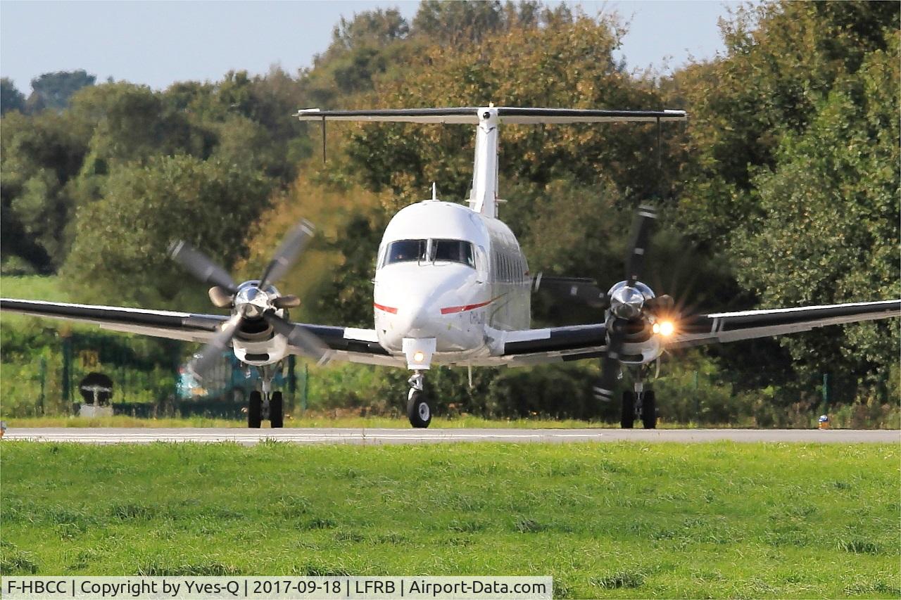 F-HBCC, 1999 Beech 1900D C/N UE-350, Beech 1900D, Lining up rwy 25L, Brest-Bretagne Airport (LFRB-BES)