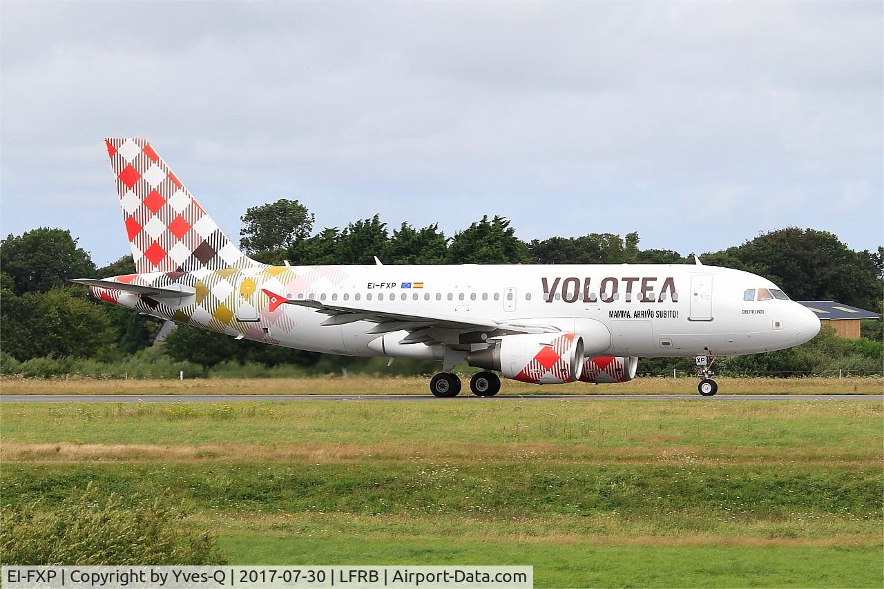 EI-FXP, 2004 Airbus A319-111 C/N 2258, Airbus A319-111, Taxiing rwy 25L, Brest-Bretagne airport (LFRB-BES)