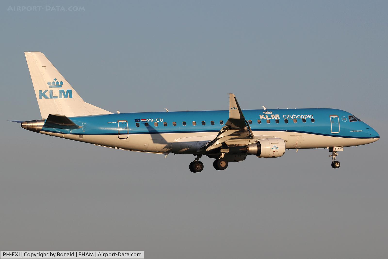 PH-EXI, 2016 Embraer 175STD (ERJ-170-200) C/N 17000578, at spl