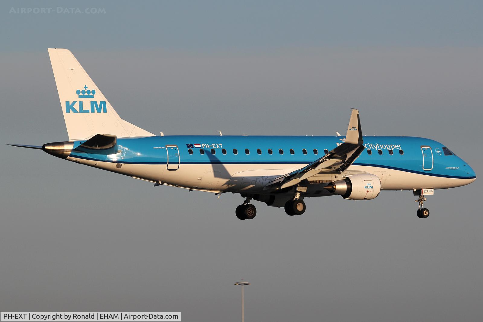 PH-EXT, 2018 Embraer ERJ-175STD (ERJ-170-200) C/N 17000707, at spl