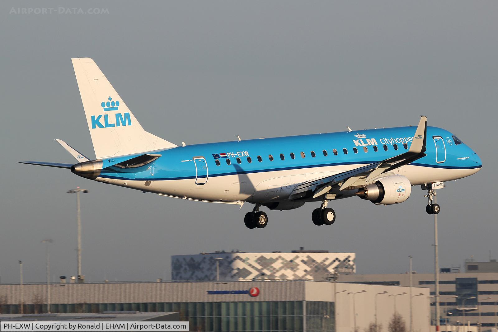 PH-EXW, 2018 Embraer ERJ-175STD (ERJ-170-200) C/N 17000710, at spl