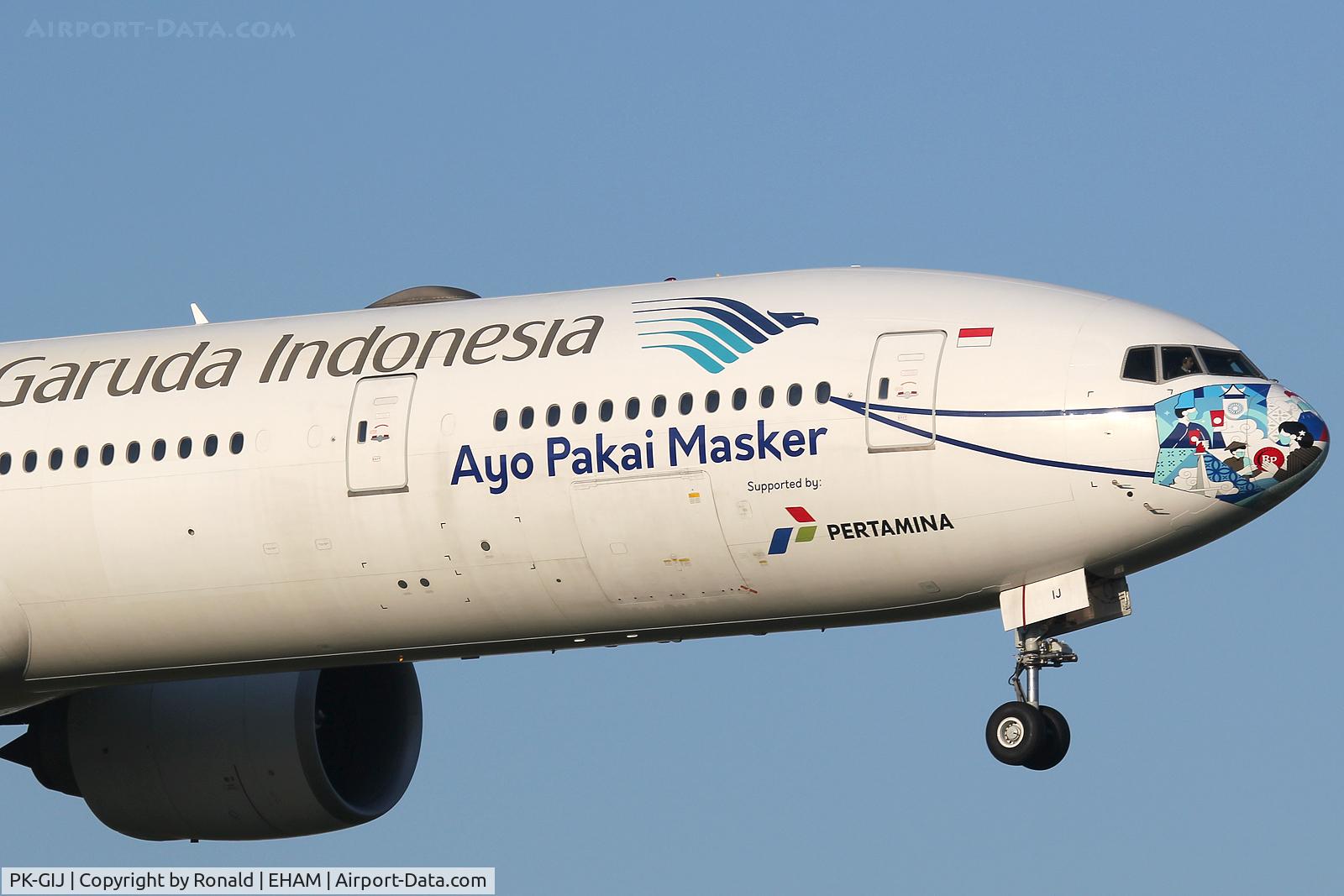 PK-GIJ, 2015 Boeing 777-3U3ER C/N 40072, at spl
