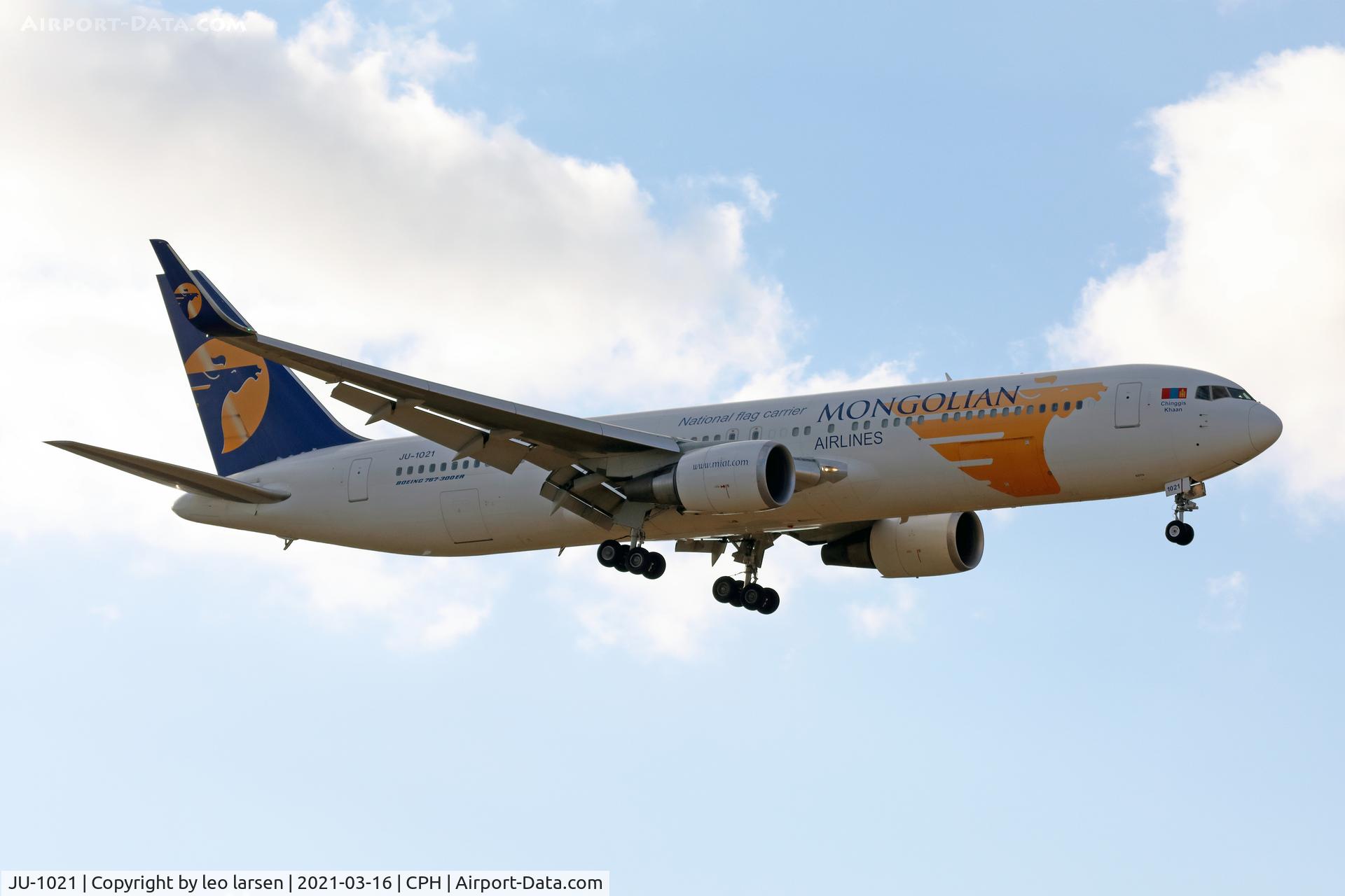JU-1021, 2013 Boeing 767-34G/ER C/N 41519, Copenhagen 16.3.2021