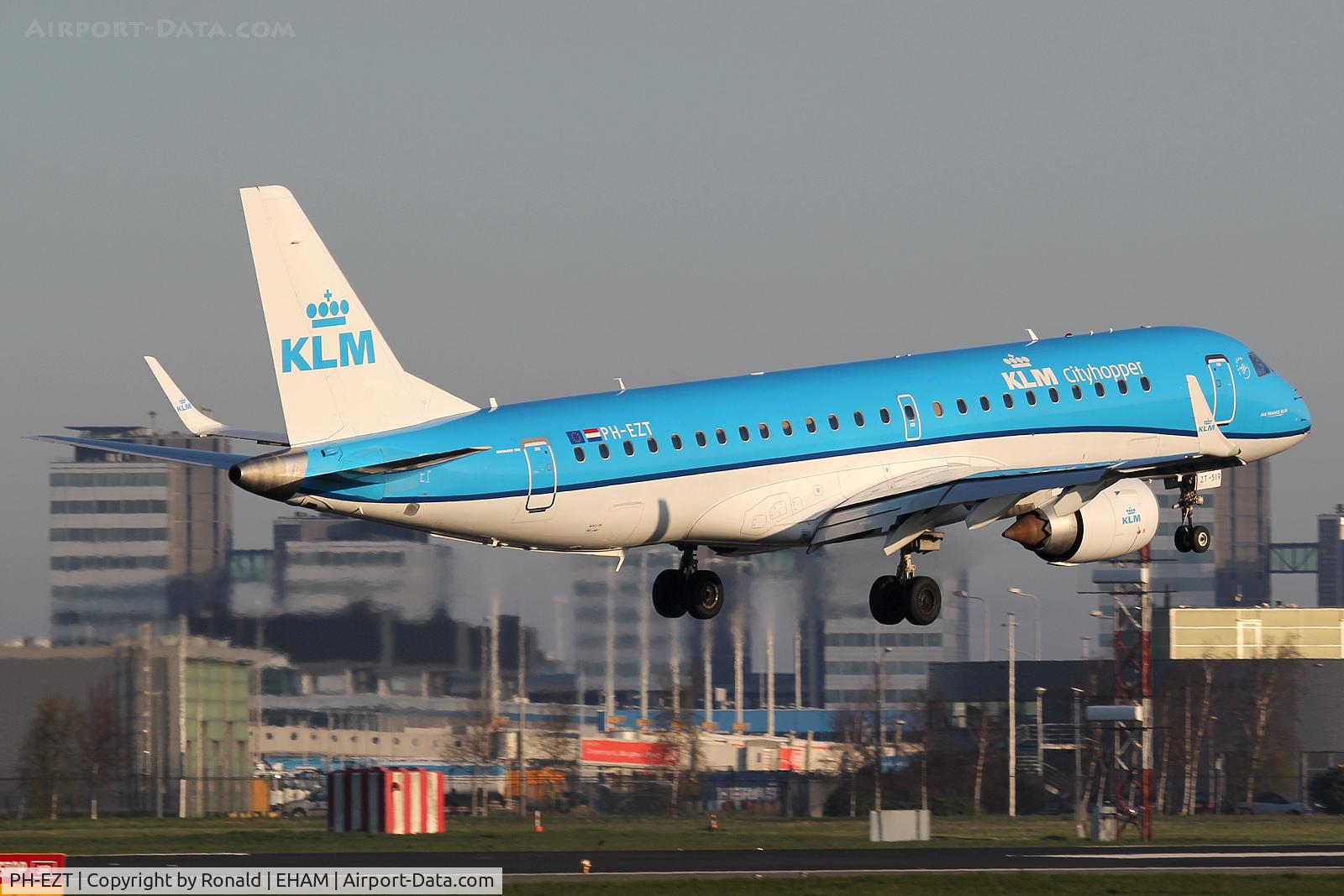 PH-EZT, 2012 Embraer 190LR (ERJ-190-100LR) C/N 19000519, at spl