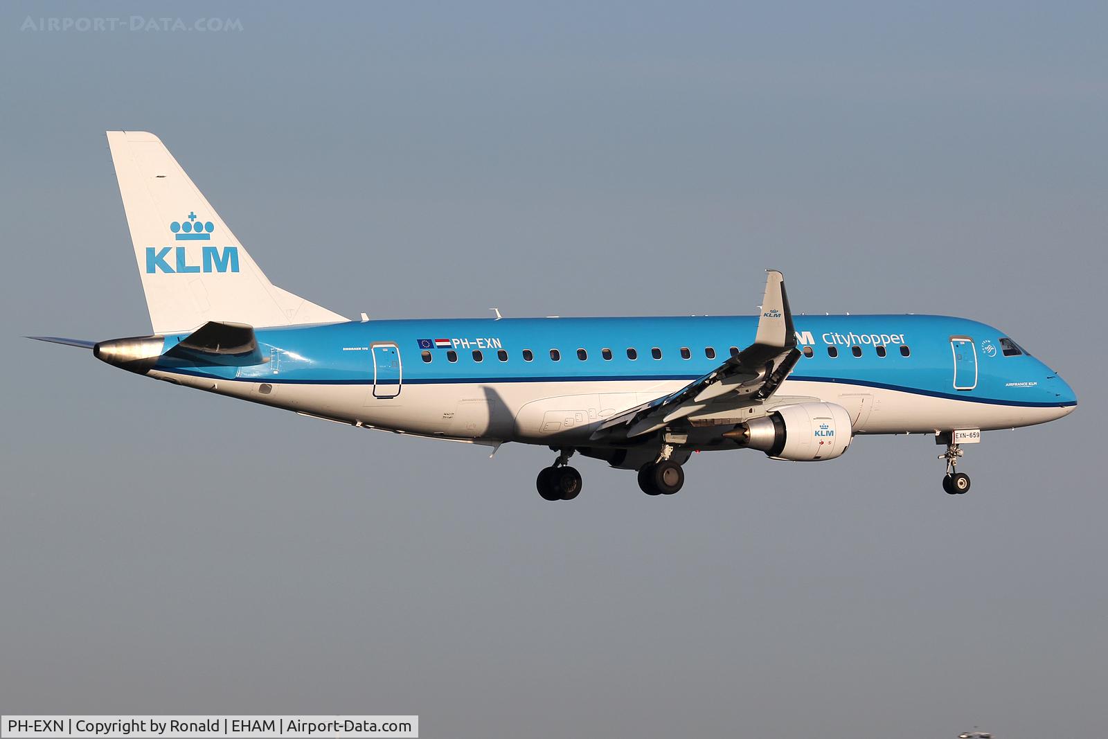 PH-EXN, 2017 Embraer ERJ-175STD (ERJ-170-200) C/N 17000659, at spl