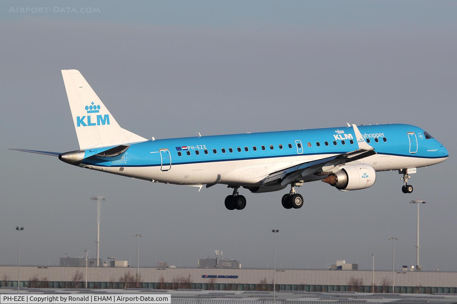 PH-EZE, 2009 Embraer 190LR (ERJ-190-100LR) C/N 19000288, at spl