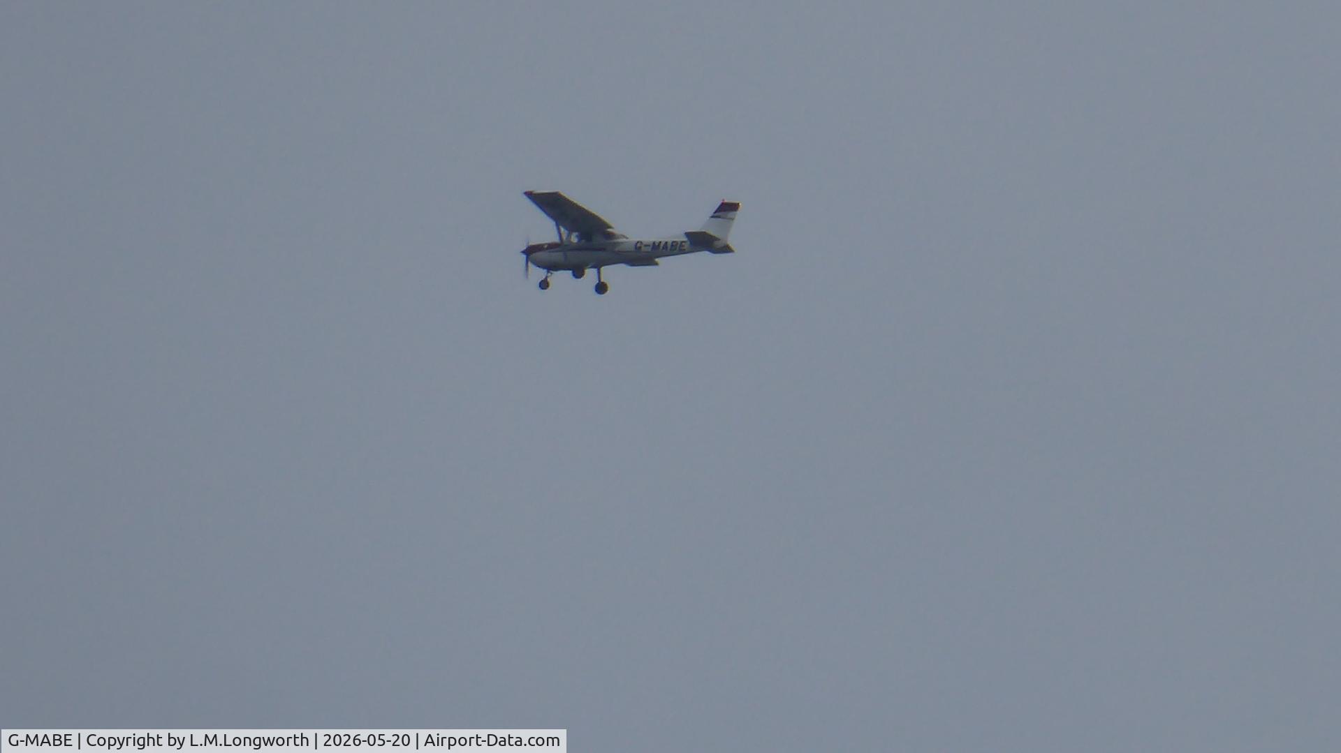 G-MABE, 1974 Reims F150L C/N 1119, Flying over Hull.
