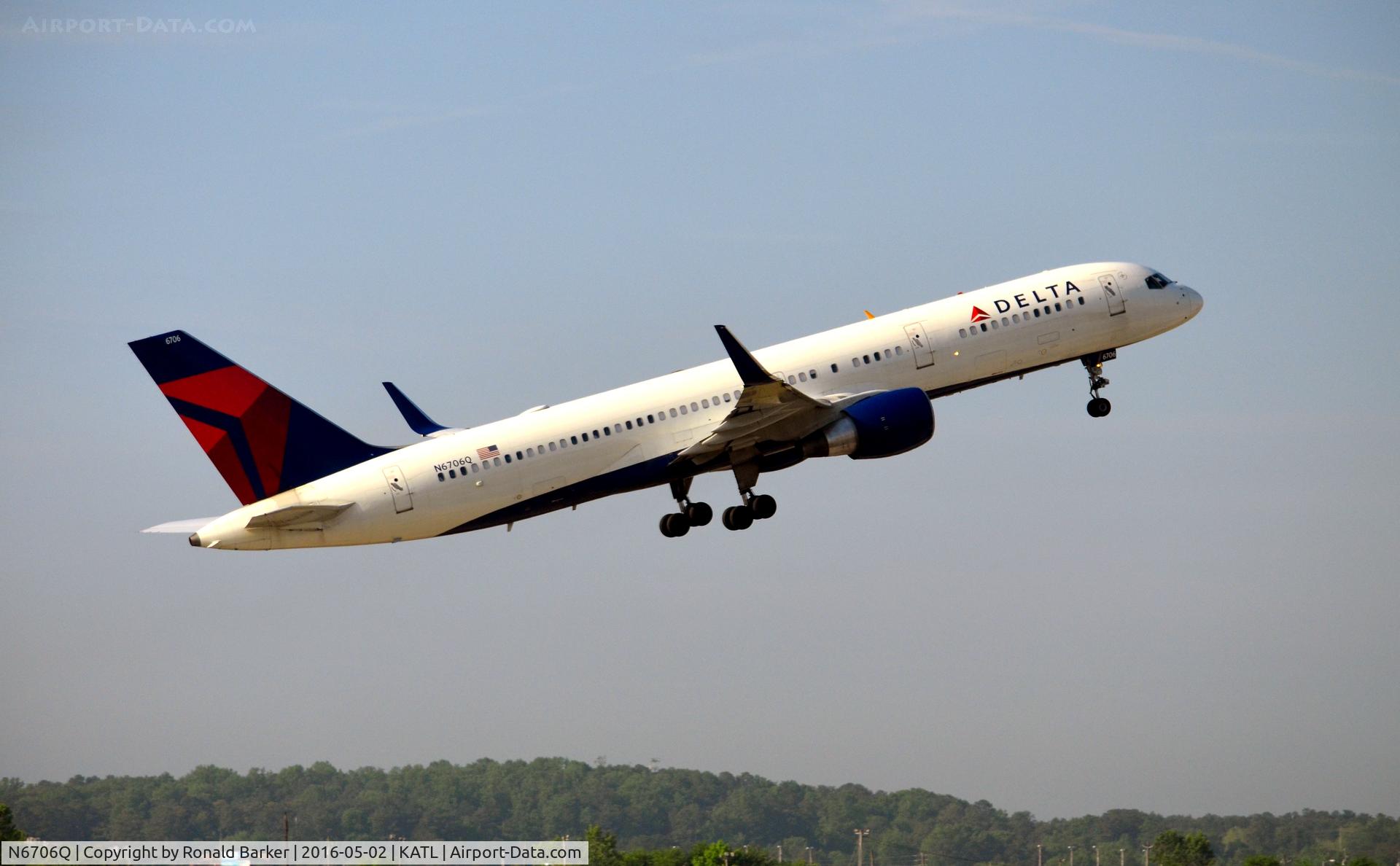 N6706Q, 2000 Boeing 757-232 C/N 30422, Takeoff Atlanta