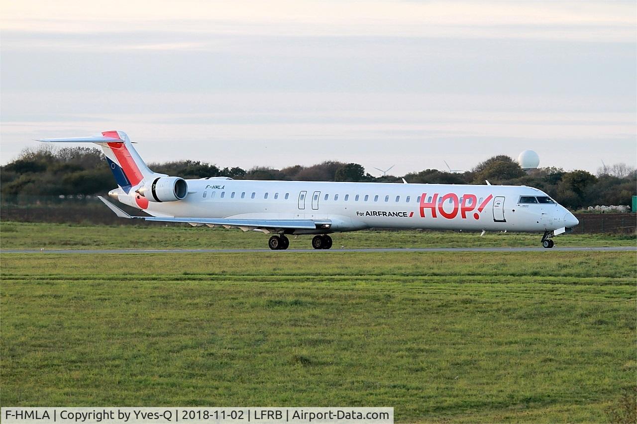 F-HMLA, 2010 Bombardier CRJ-1000EL NG (CL-600-2E25) C/N 19004, Bombardier CRJ-1000EL NG, Taxiing rwy 25L, Brest-Bretagne airport (LFRB-BES)