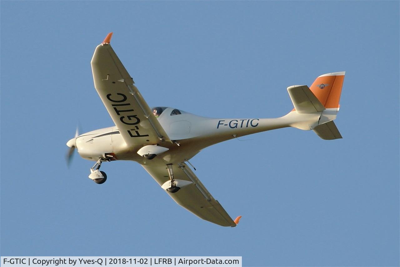 F-GTIC, 2003 Aquila A210 (AT01) C/N AT01-133, Aquila A210 (AT01), Take off rwy 25L, Brest-Bretagne airport (LFRB-BES)