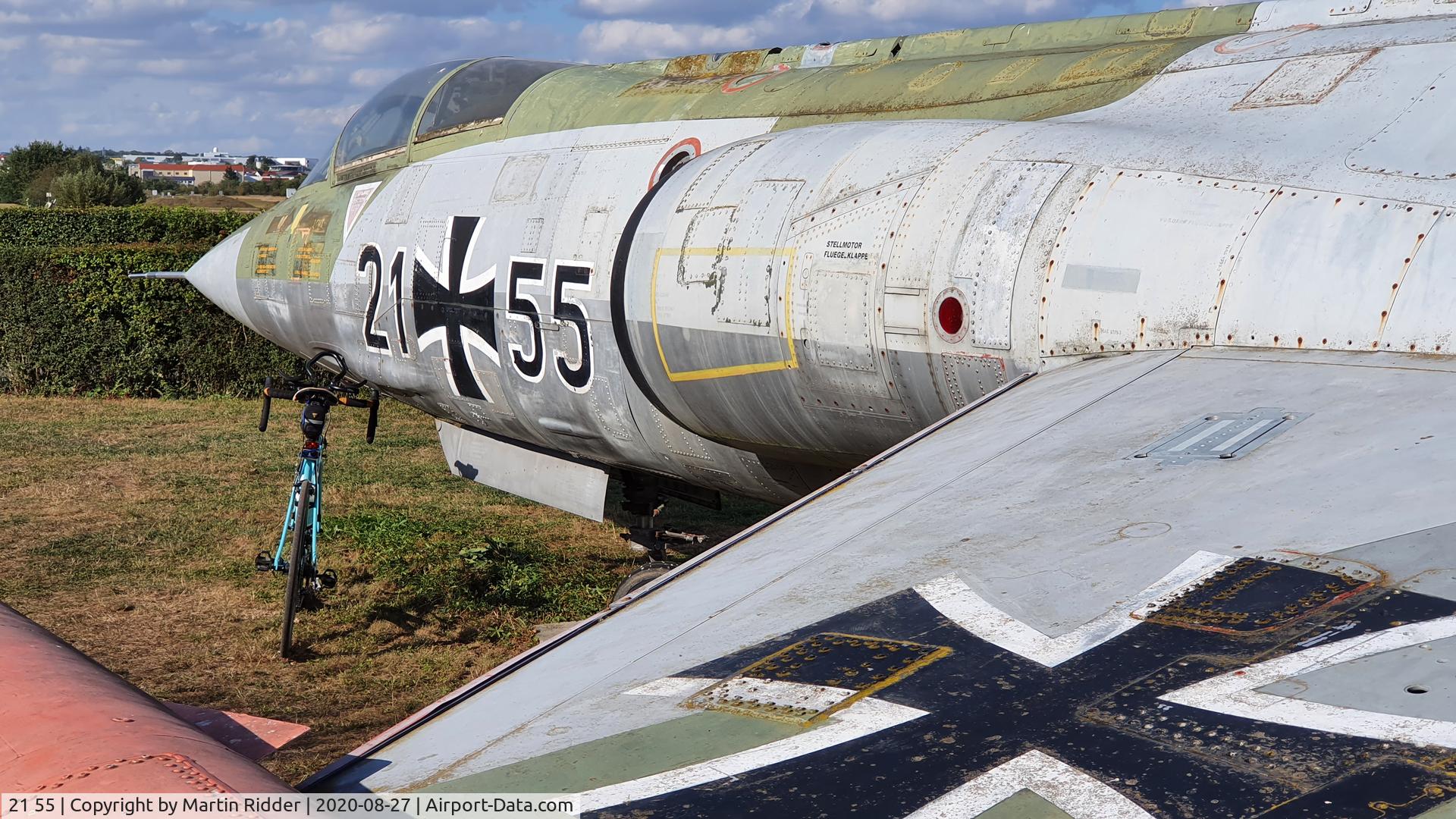 21 55, Lockheed F-104G Starfighter C/N 683-7024, You can touch this plane and come to every part, so cool.