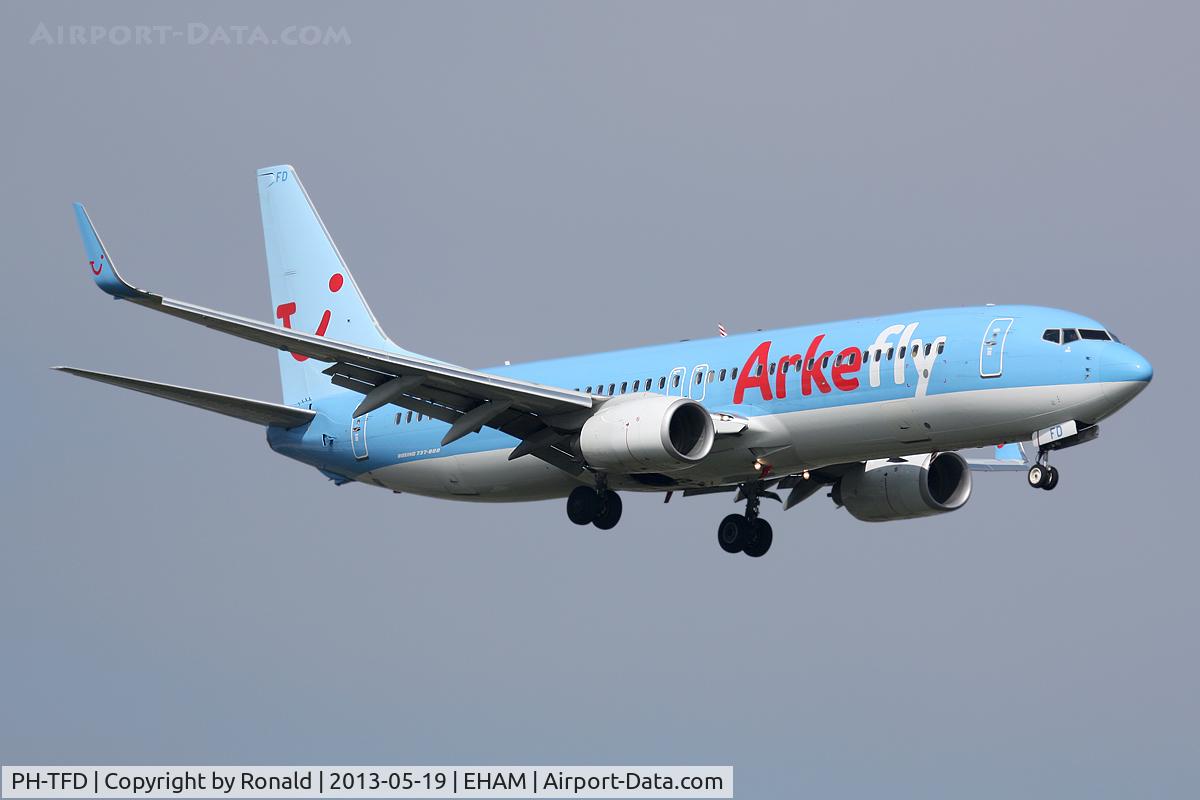 PH-TFD, 2011 Boeing 737-86N C/N 38014, at spl