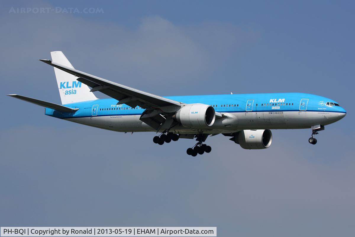 PH-BQI, 2004 Boeing 777-206/ER C/N 33714, at spl