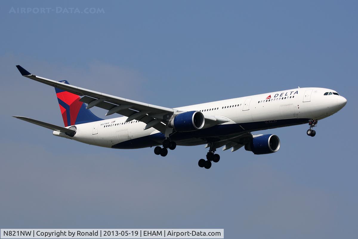 N821NW, 2007 Airbus A330-323 C/N 0865, at spl