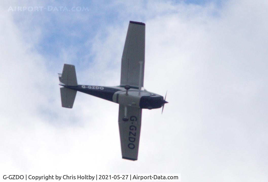 G-GZDO, 1978 Cessna 172N C/N 172-71826, Sporting a new paint job over Potters Bar, Herts