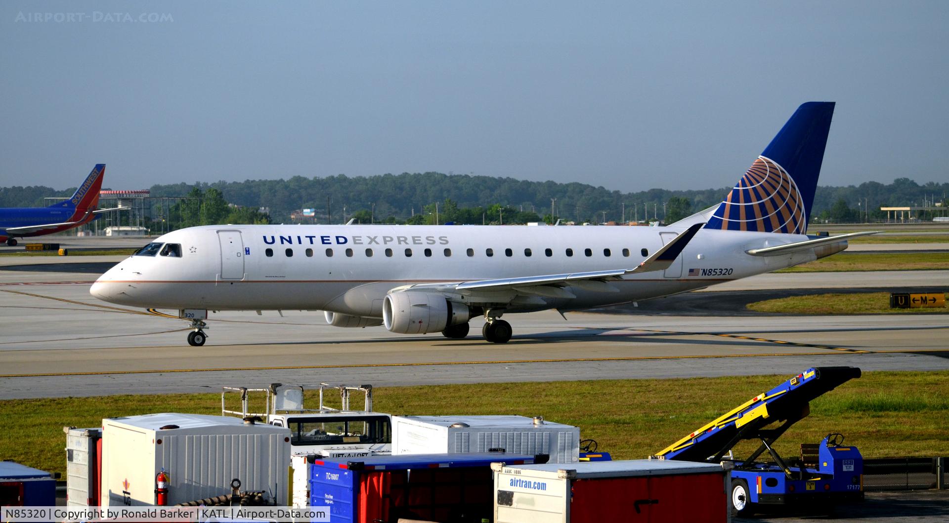 N85320, 2015 Embraer 175LR (ERJ-170-200LR) C/N 17000454, Taxi Atlanta
