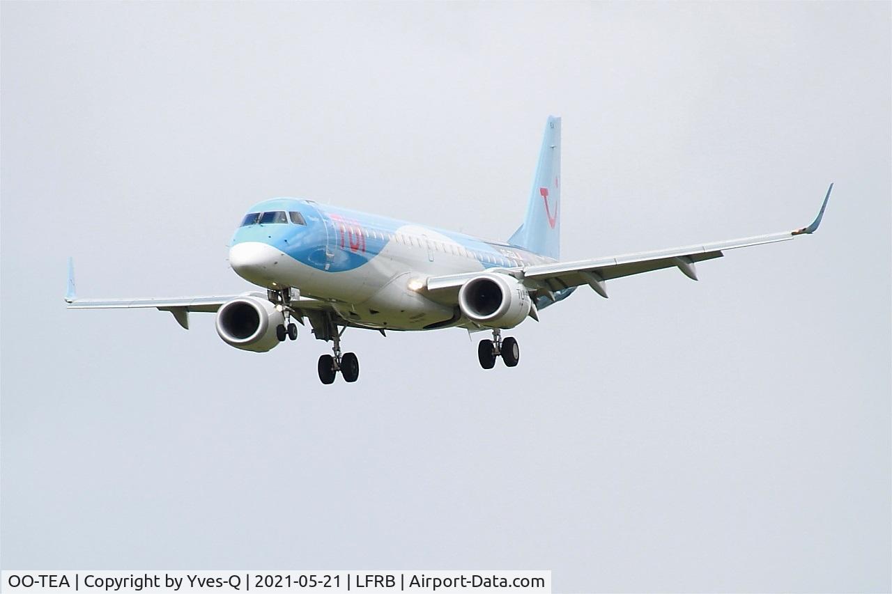 OO-TEA, 2014 Embraer 190LR (ERJ-190-100LR) C/N 19000665, Embraer 190LR, Short approach rwy 25L, Brest-Bretagne Airport (LFRB-BES)