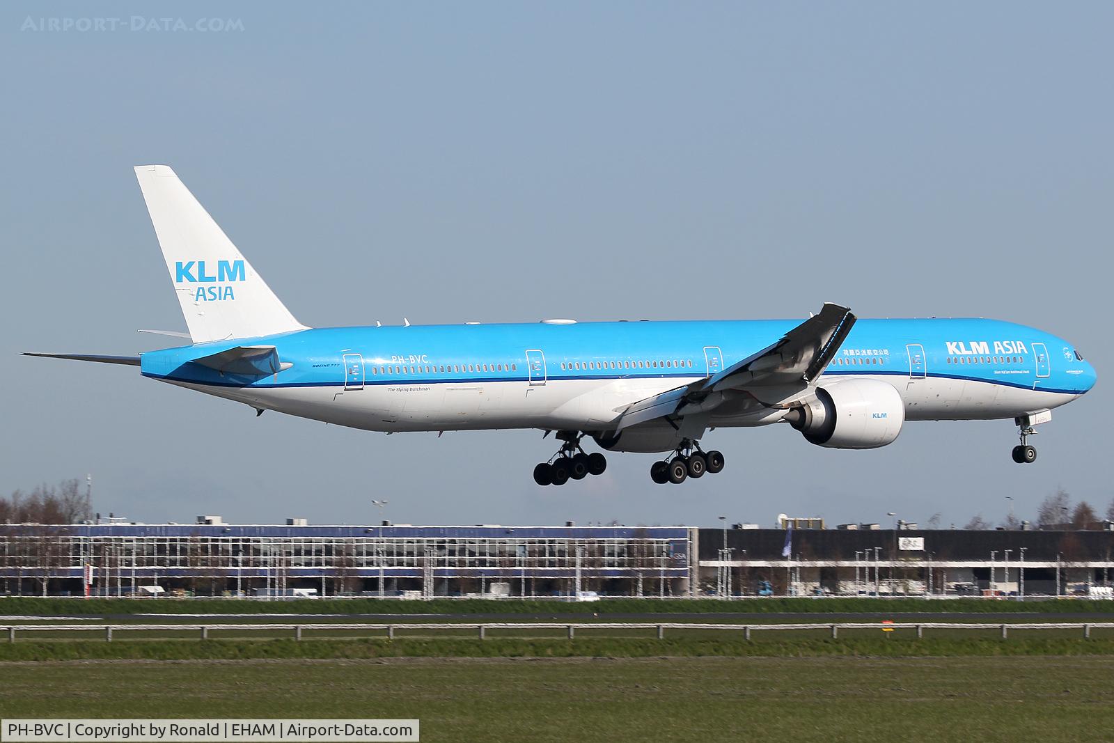 PH-BVC, 2009 Boeing 777-306/ER C/N 37582, at spl