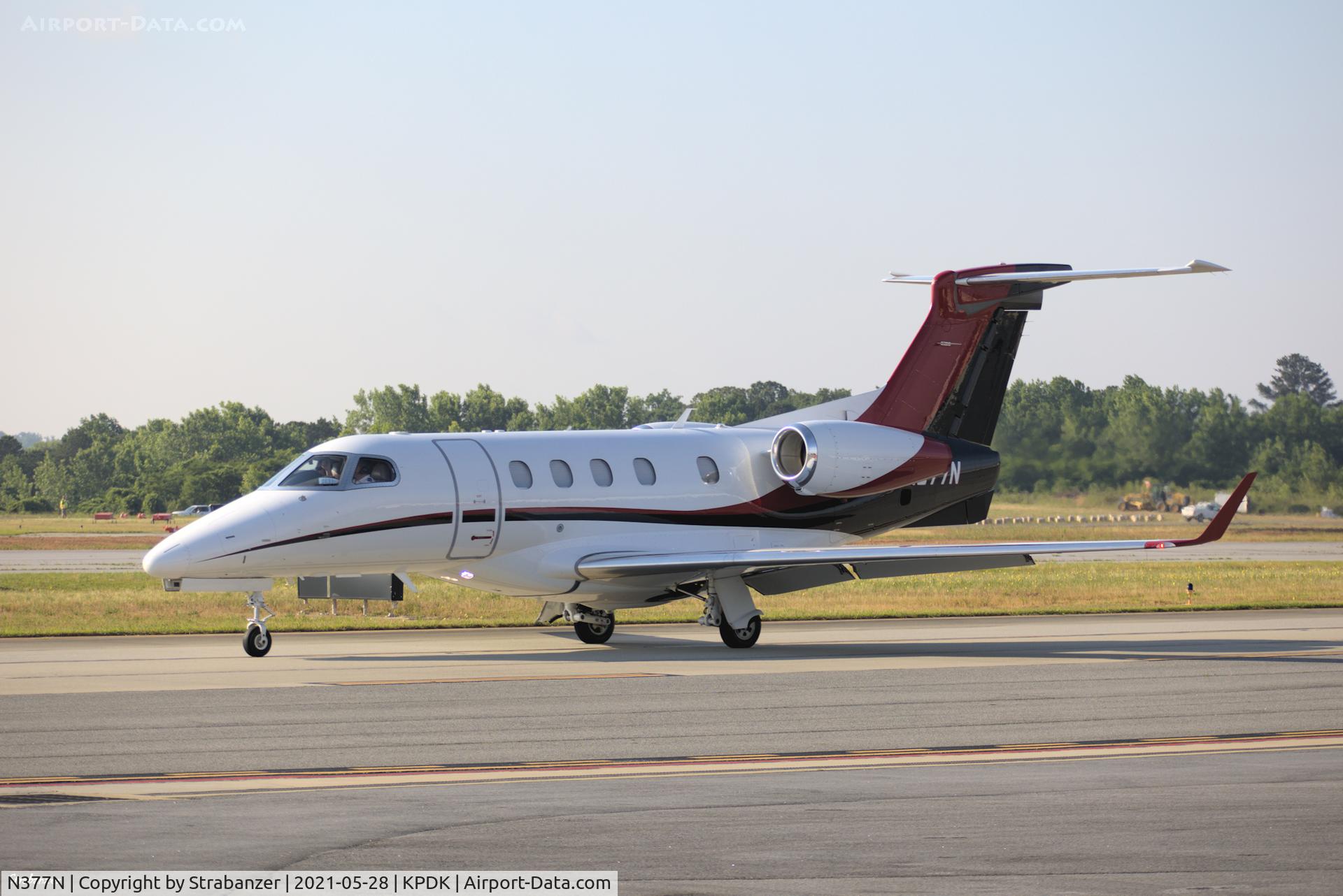 N377N, 2014 Embraer EMB-505 Phenom 300 C/N 50500199, Taxiing in