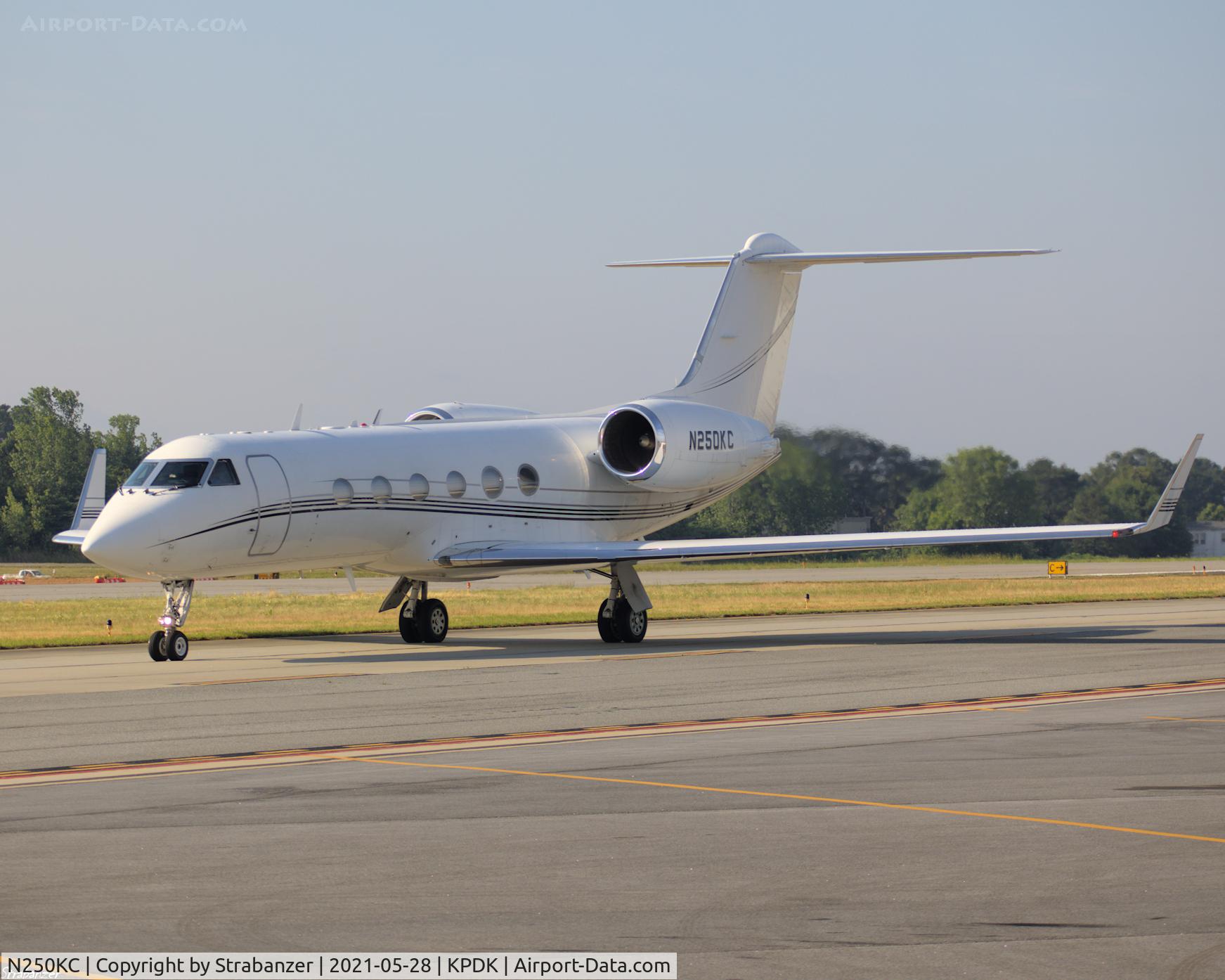 N250KC, 1987 Gulfstream Aerospace G-IV C/N 1025, Taxiing in after a positioning flight from Gwinnett County-Briscoe Field (KLZU)