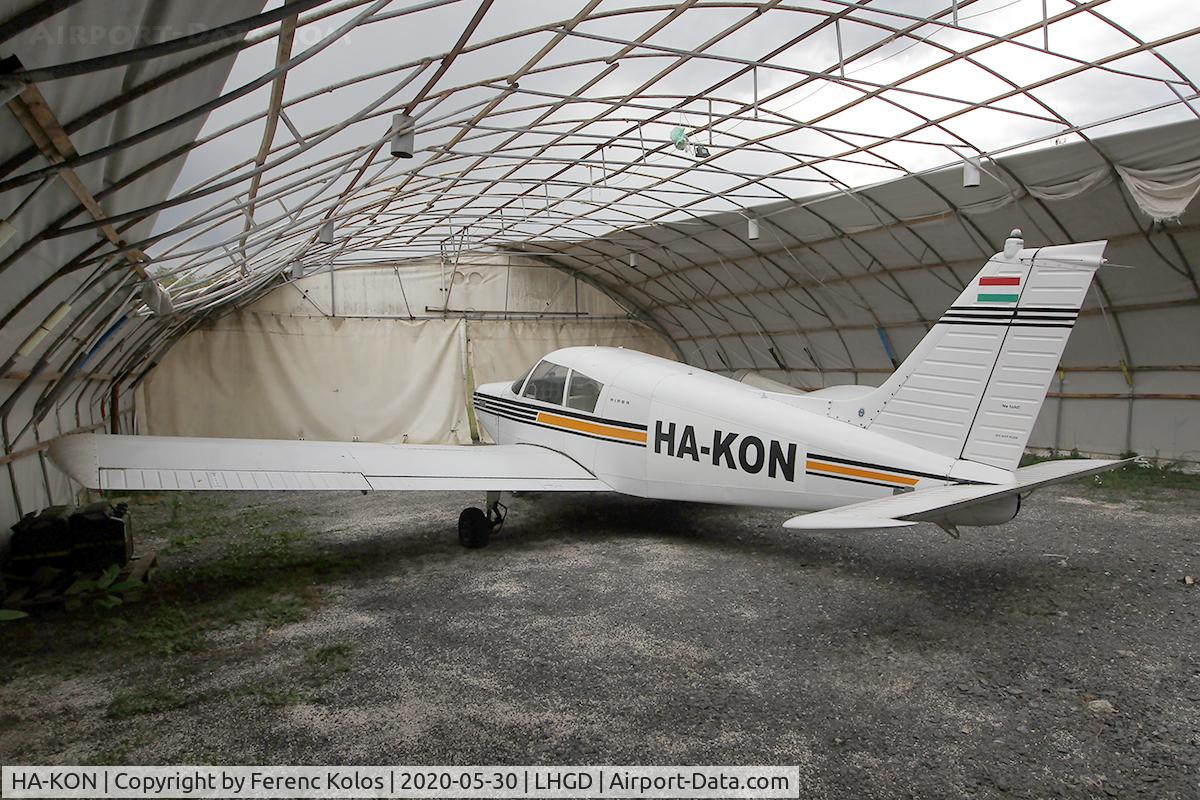 HA-KON, 1973 Piper PA-28-140 Cherokee Cruiser C/N 28-7225471, lhgd