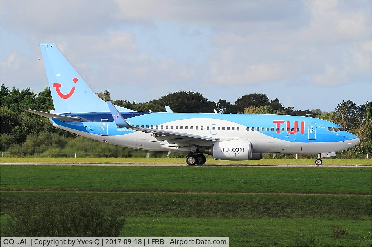OO-JAL, 2004 Boeing 737-7K2 C/N 30668, Boeing 737-7K, Taxiing rwy 25L, Brest-Bretagne airport (LFRB-BES)