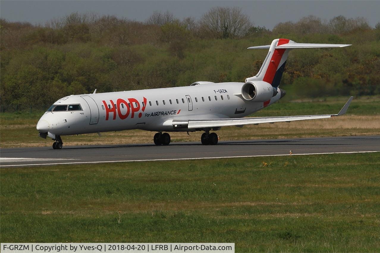F-GRZM, Canadair CRJ-700 (CL-600-2C10) Regional Jet C/N 10263, Canadair Regional Jet CRJ-700, Taxiing rwy 07R, Brest-Guipavas Airport (LFRB-BES)