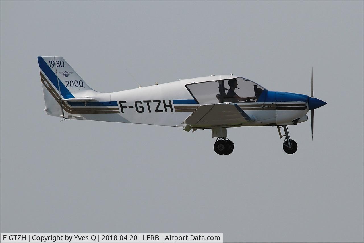 F-GTZH, Robin DR-400-120 Petit Prince C/N 2455, Robin DR-400-120 Petit Prince, On final Rwy 07R, Brest-Bretagne Airport (LFRB-BES)