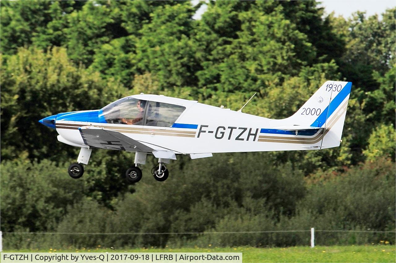 F-GTZH, Robin DR-400-120 Petit Prince C/N 2455, Robin DR-400-120 Petit Prince, On final Rwy 25L, Brest-Bretagne Airport (LFRB-BES)